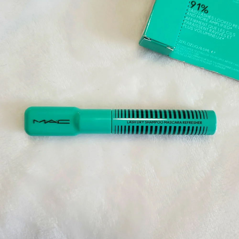 NIB MAC Lash Dry Shampoo Mascara Refresher Full Size